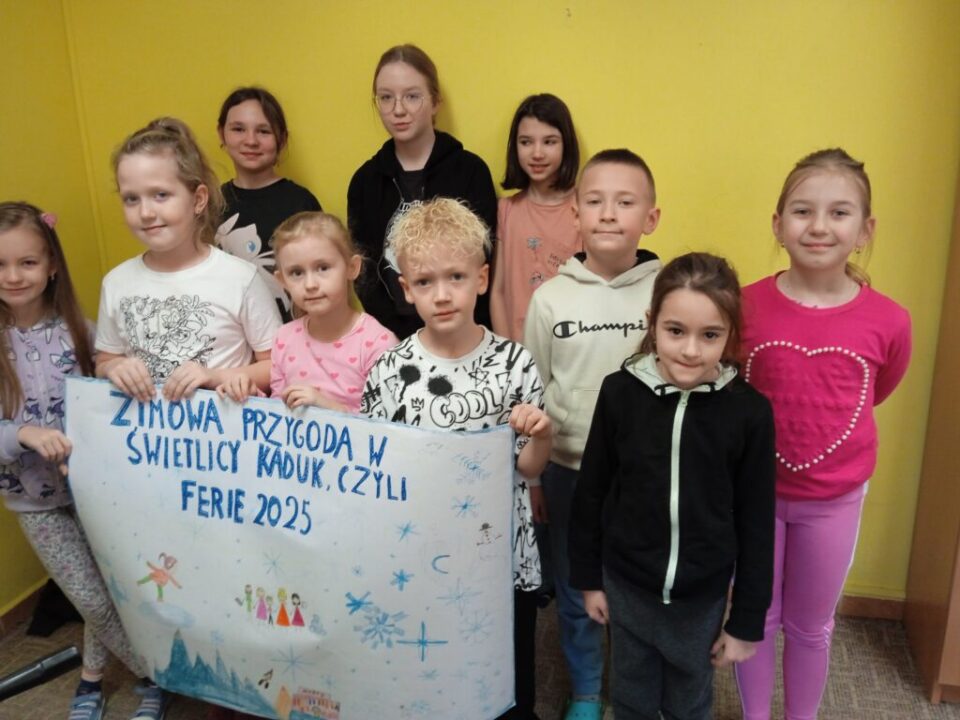grupka dzieci