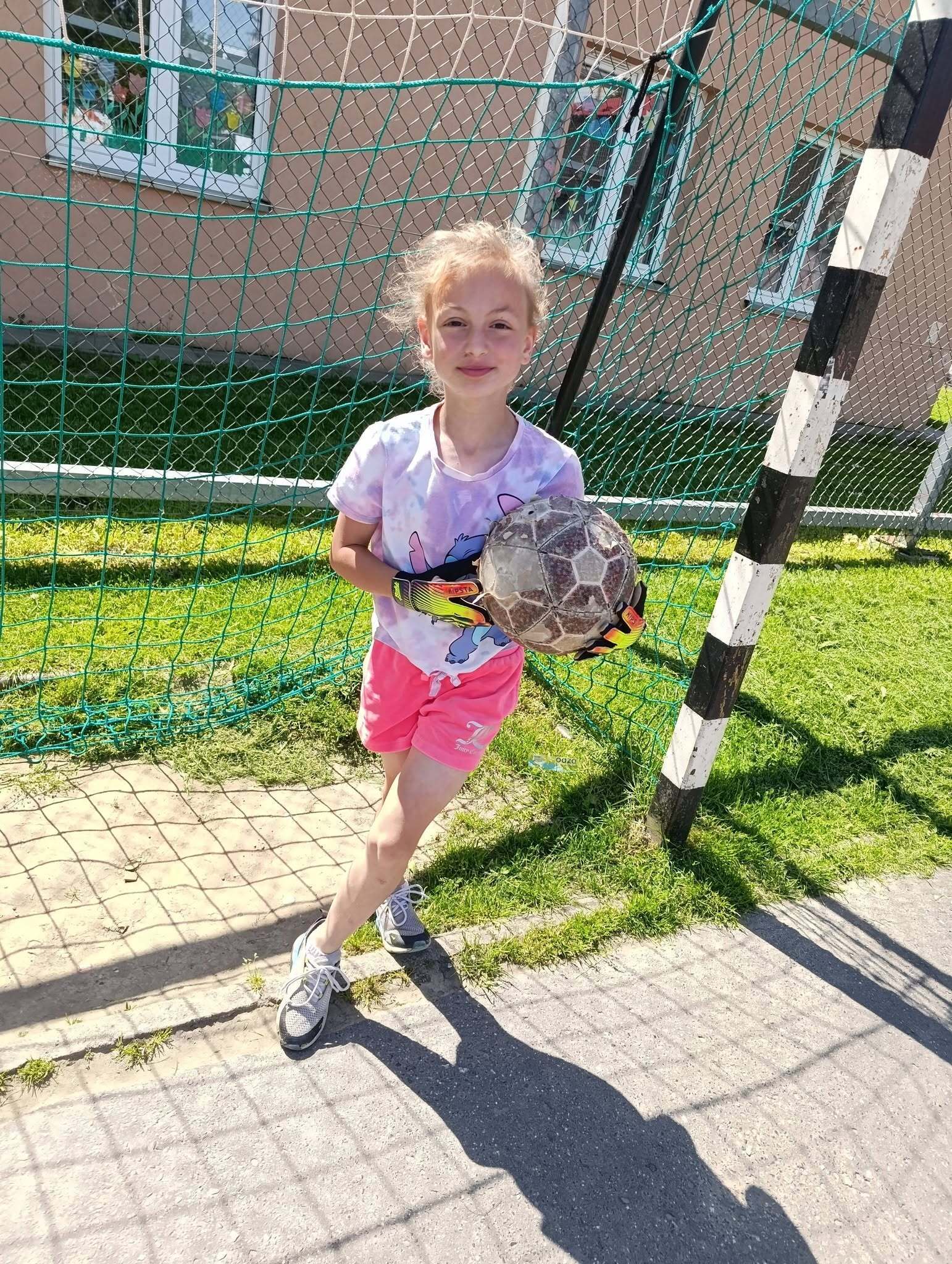Dziewczynka z piłką Dziewczynka z piłką
